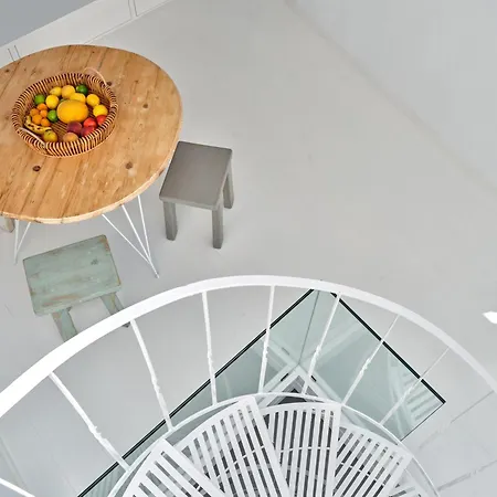 Brunella Paros * Nausa