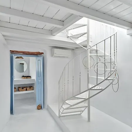 Brunella Paros Nausa