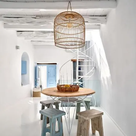 Brunella Paros * Naousa (Paros)